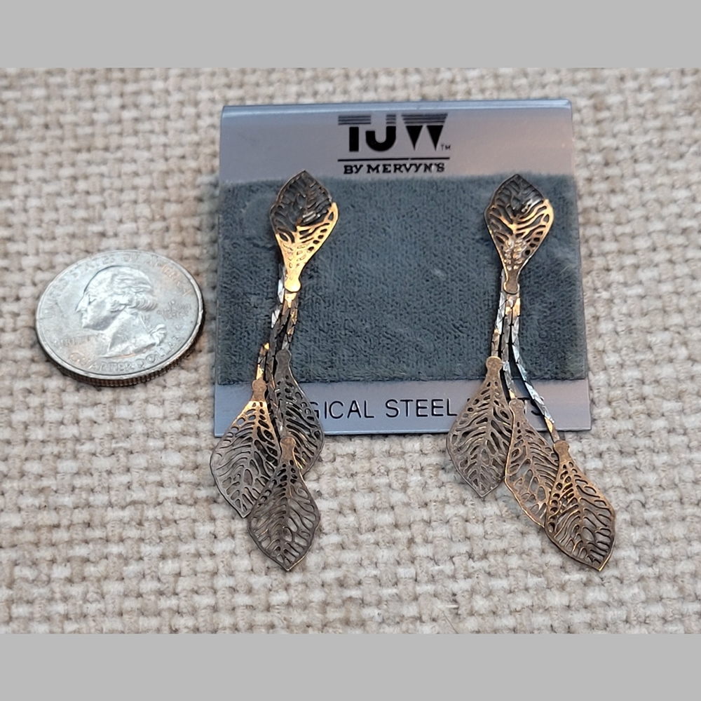 Vintage 90's TJ by Mervyns Dangle Post Earrings